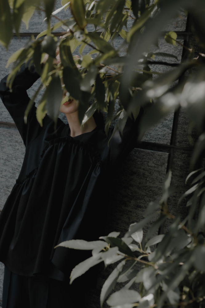 Satin Frill pullover(Black)