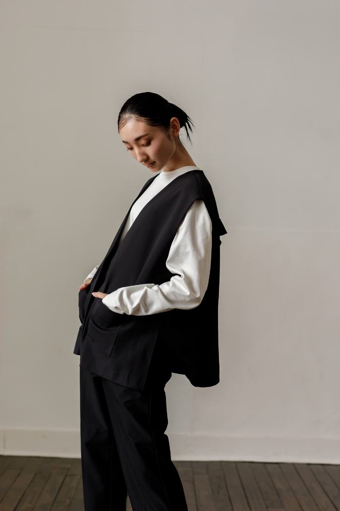 Frill vest(Black)