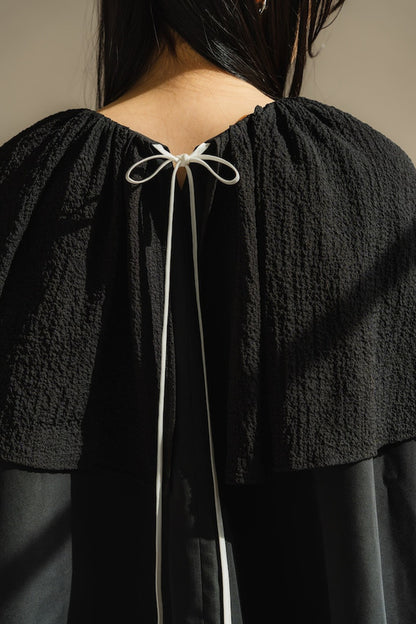 Cape blouse（Black）
