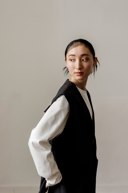 Frill vest（Black）