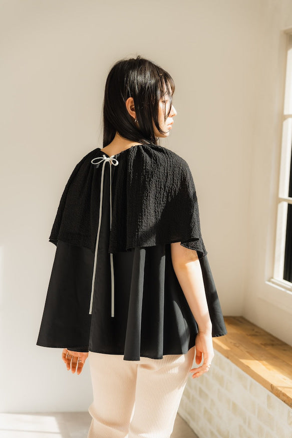 Cape blouse（Black）