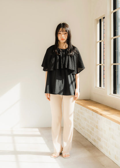 Cape blouse（Black）