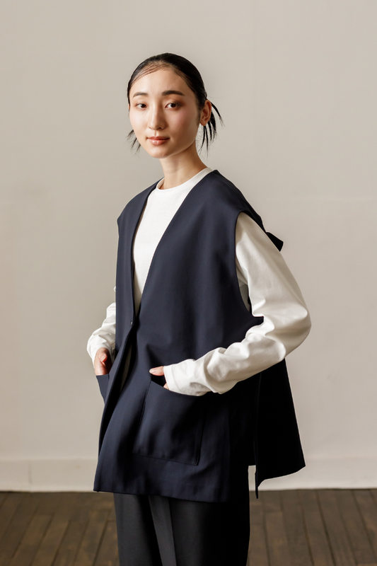 Frill vest（Navy）