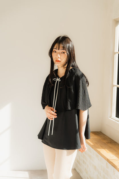 Cape blouse（Black）